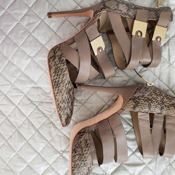 Shoes - Picture 2 of 3